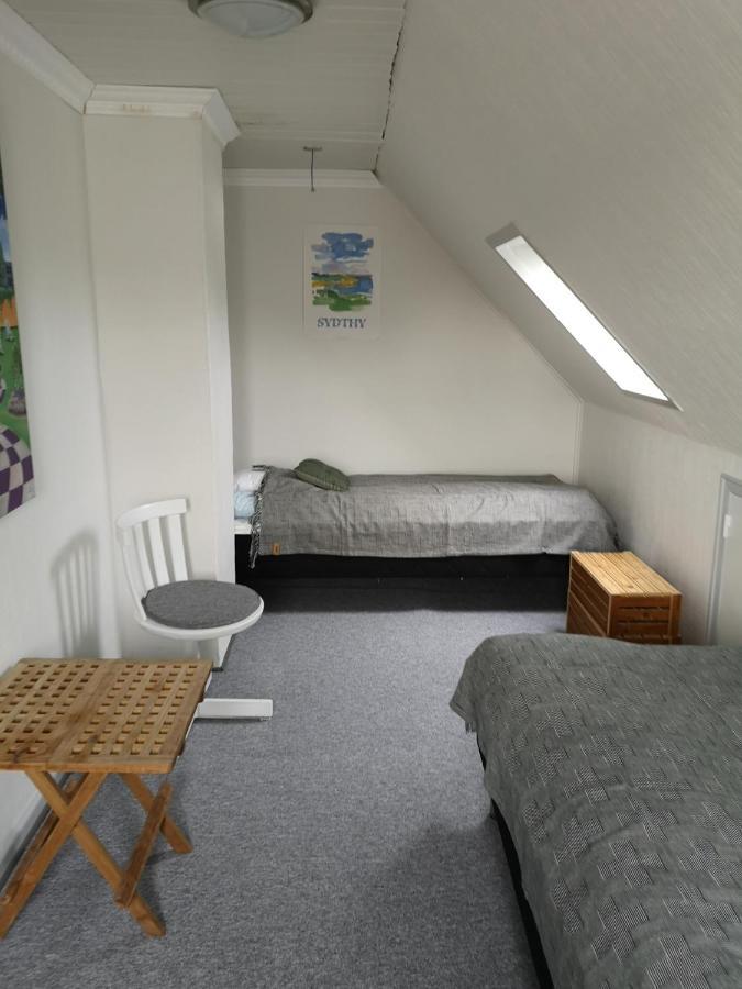 Logi I Hus Med Kunst Og Have Bed & Breakfast Vestervig Екстериор снимка