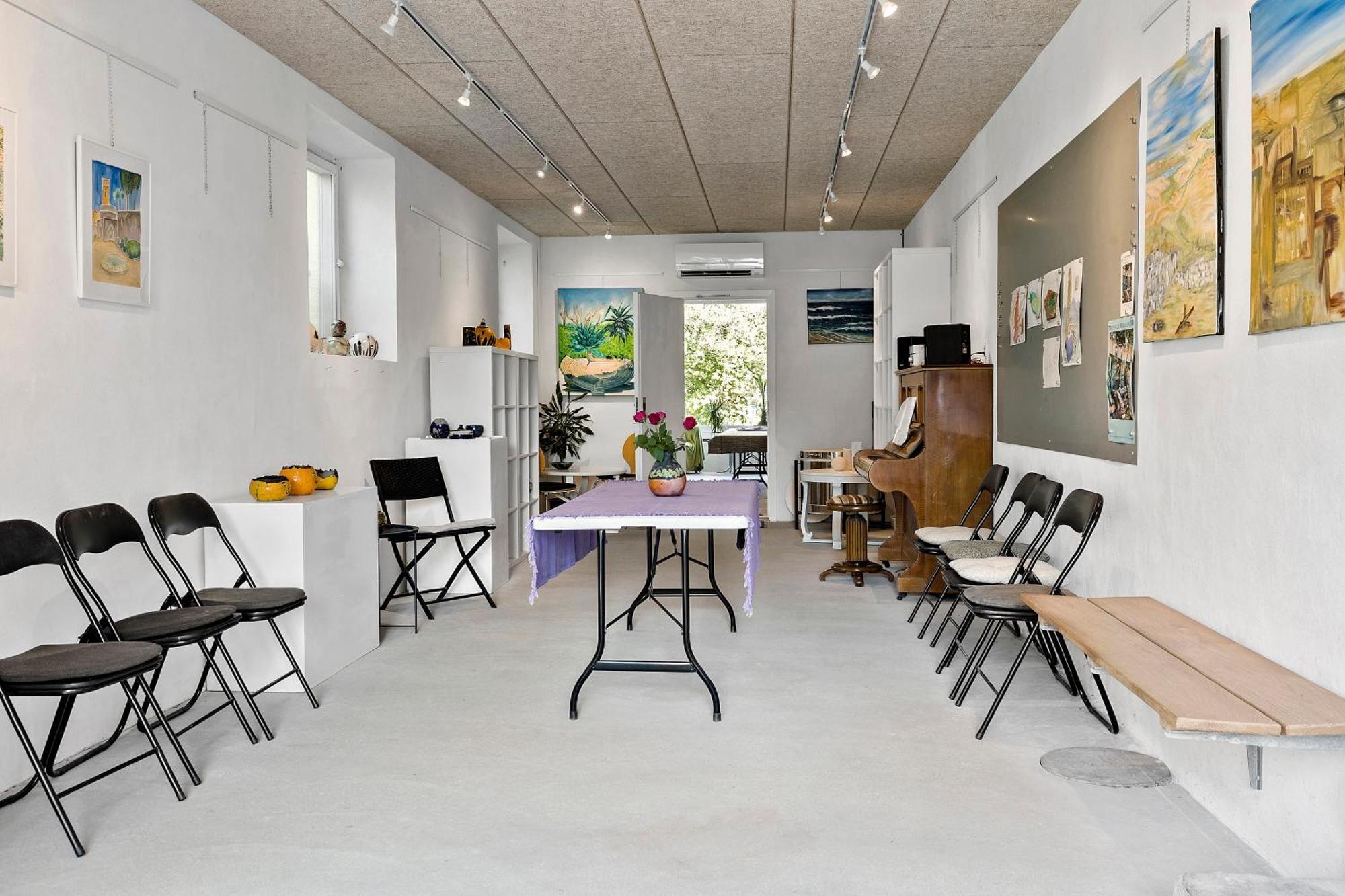Logi I Hus Med Kunst Og Have Bed & Breakfast Vestervig Екстериор снимка